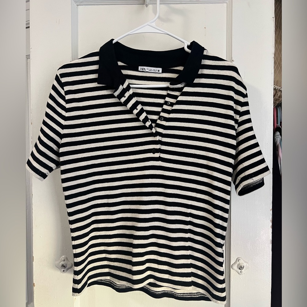 Zara black and white knit tee in size xl